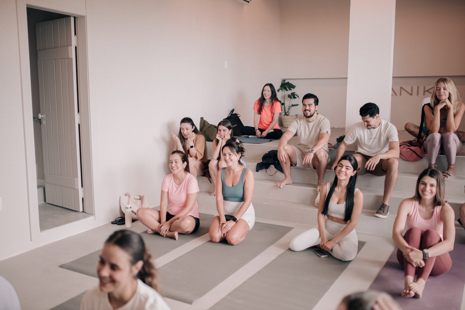 Descubra nossas modalidades de Yoga | Manik